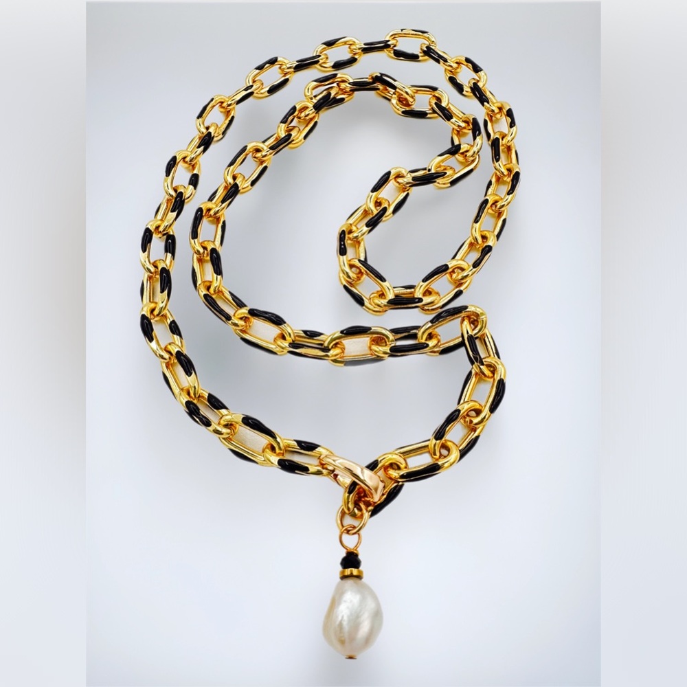 Chain Necklace with Pearl drop